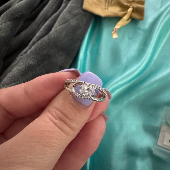 Ring - Picture 3 of 4